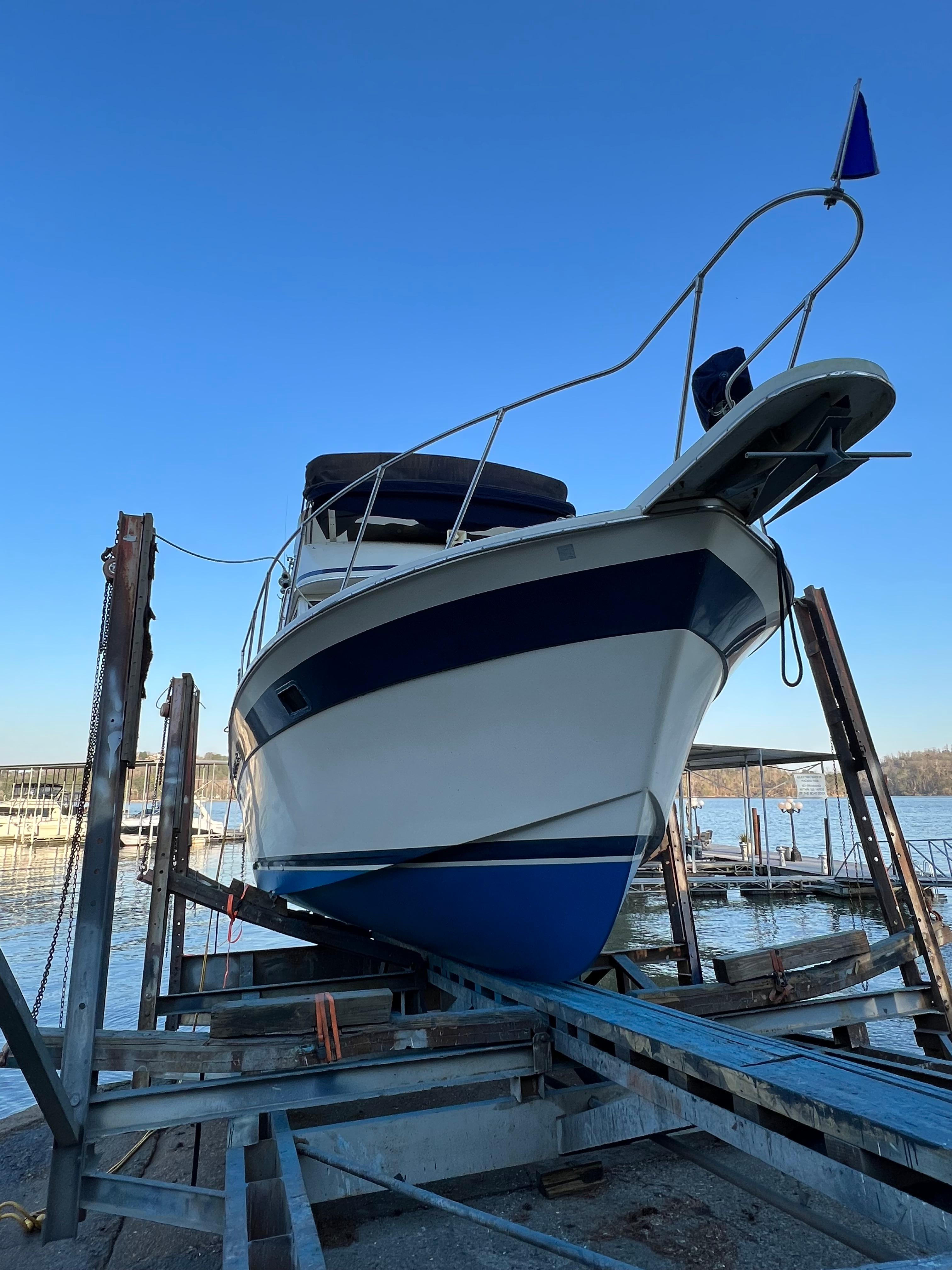 1980 Chris-Craft 380 Corinthian