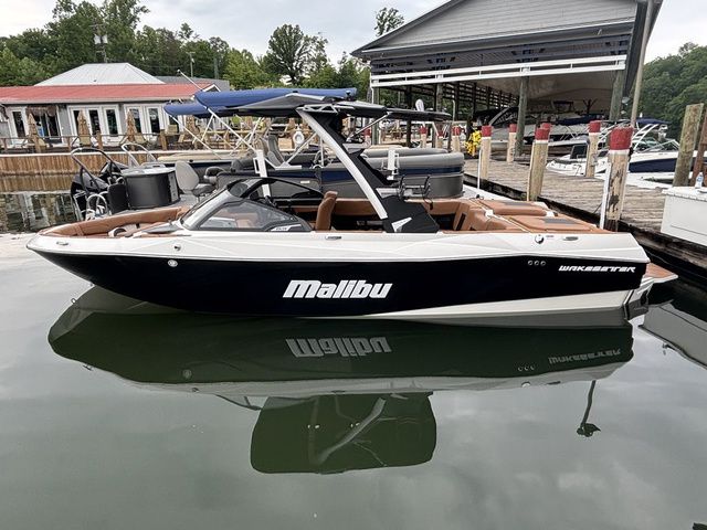 2025 Malibu 23 LSV