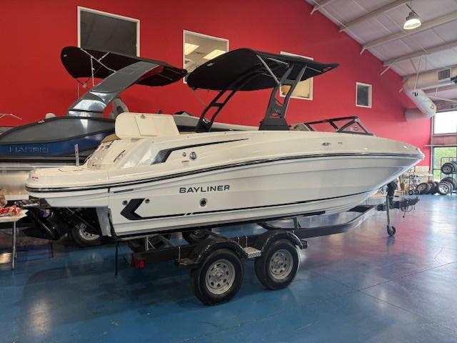 Bayliner VR6 Bowrider I/O