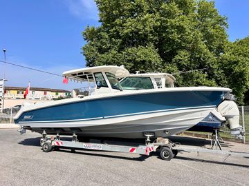 2017 Boston Whaler 330 Outrage