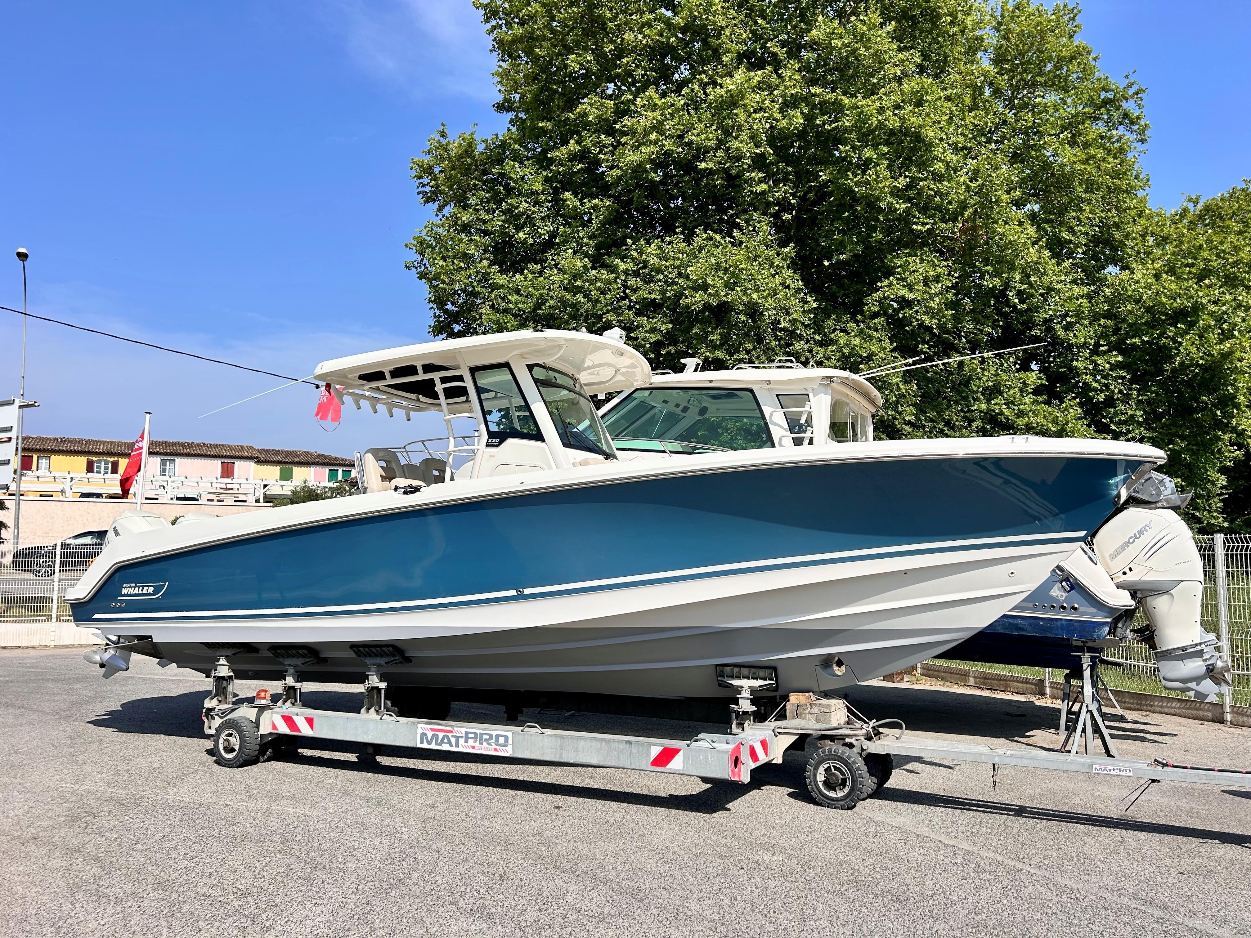 2017 Boston Whaler 330 Outrage
