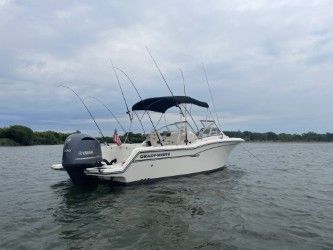2018 Grady-White Freedom 235