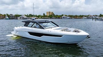 2024 Cruisers Yachts 50 GLS