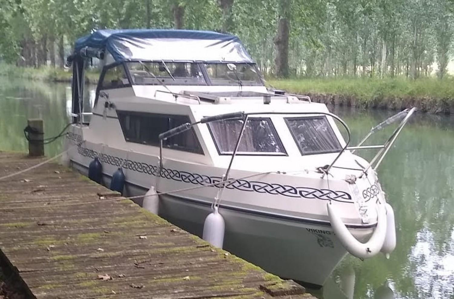 1989 Great River Boat Peniche