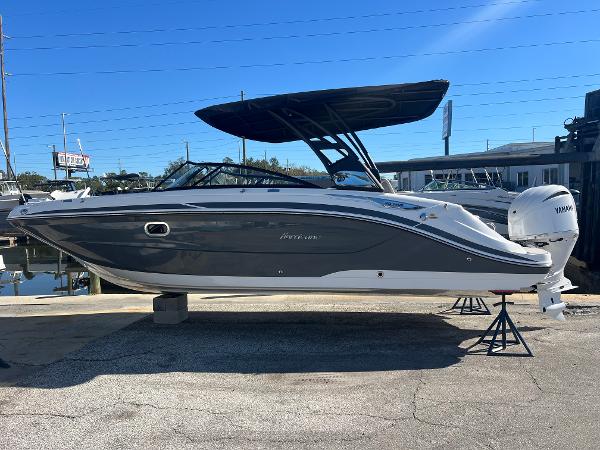 2025 Hurricane SunDeck 2600 OB