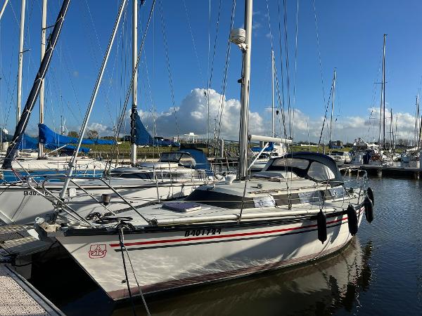 Dufour 3800