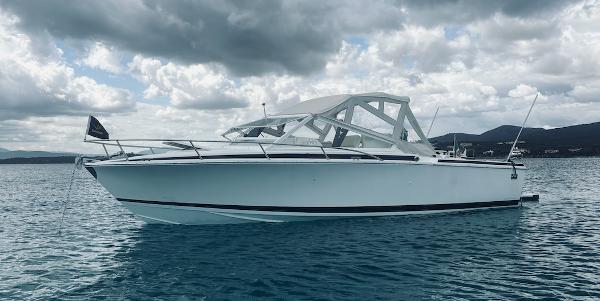 1990 Bertram 28 Moppie