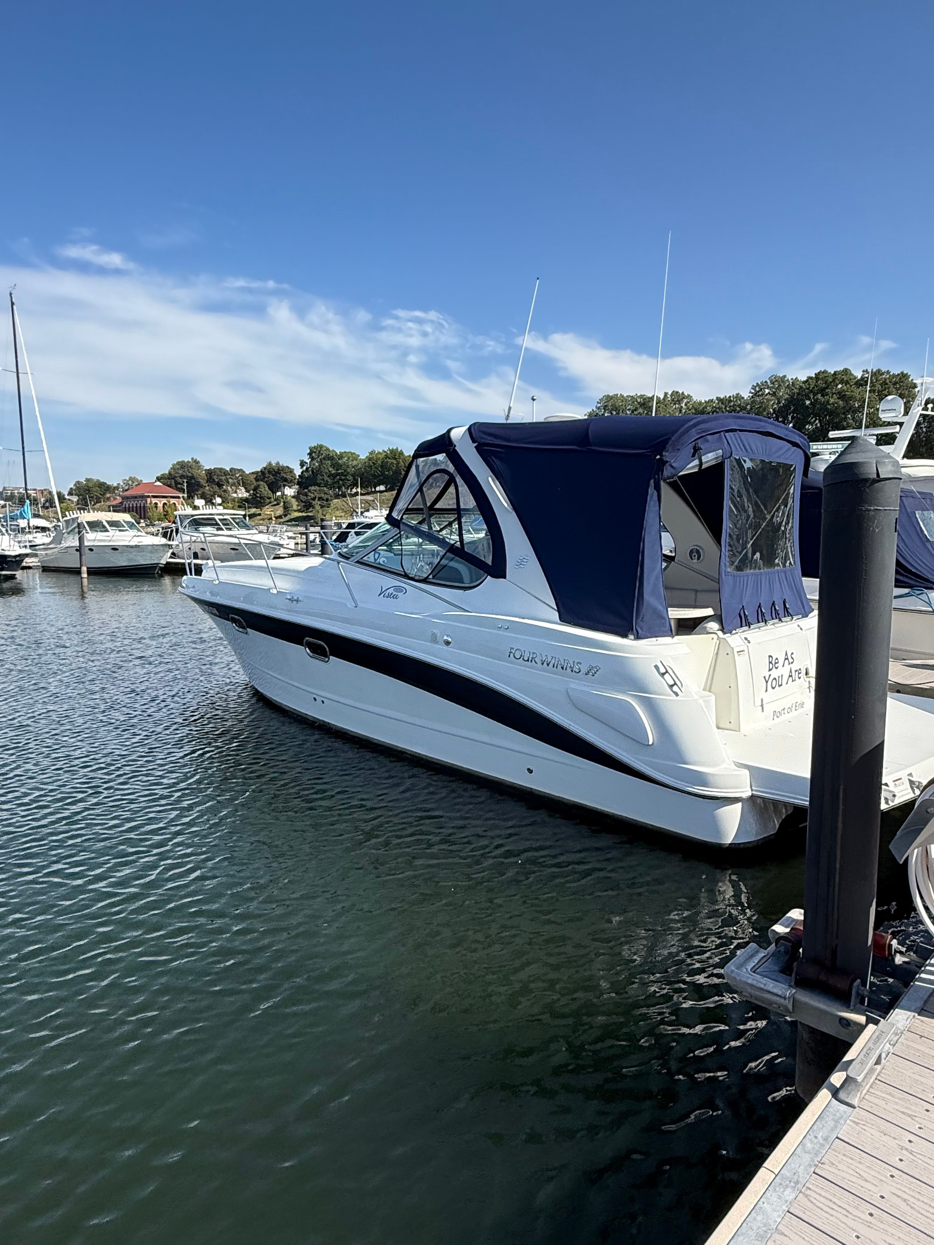 2004 Four Winns 328 Vista