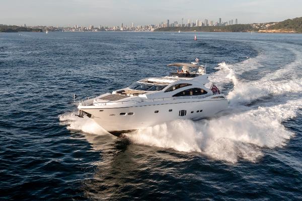 2010 Sunseeker Predator 84