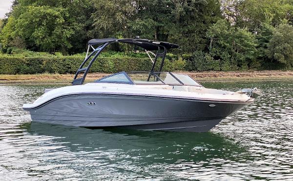 Sea Ray SPX 210 Sea Ray SPX 210