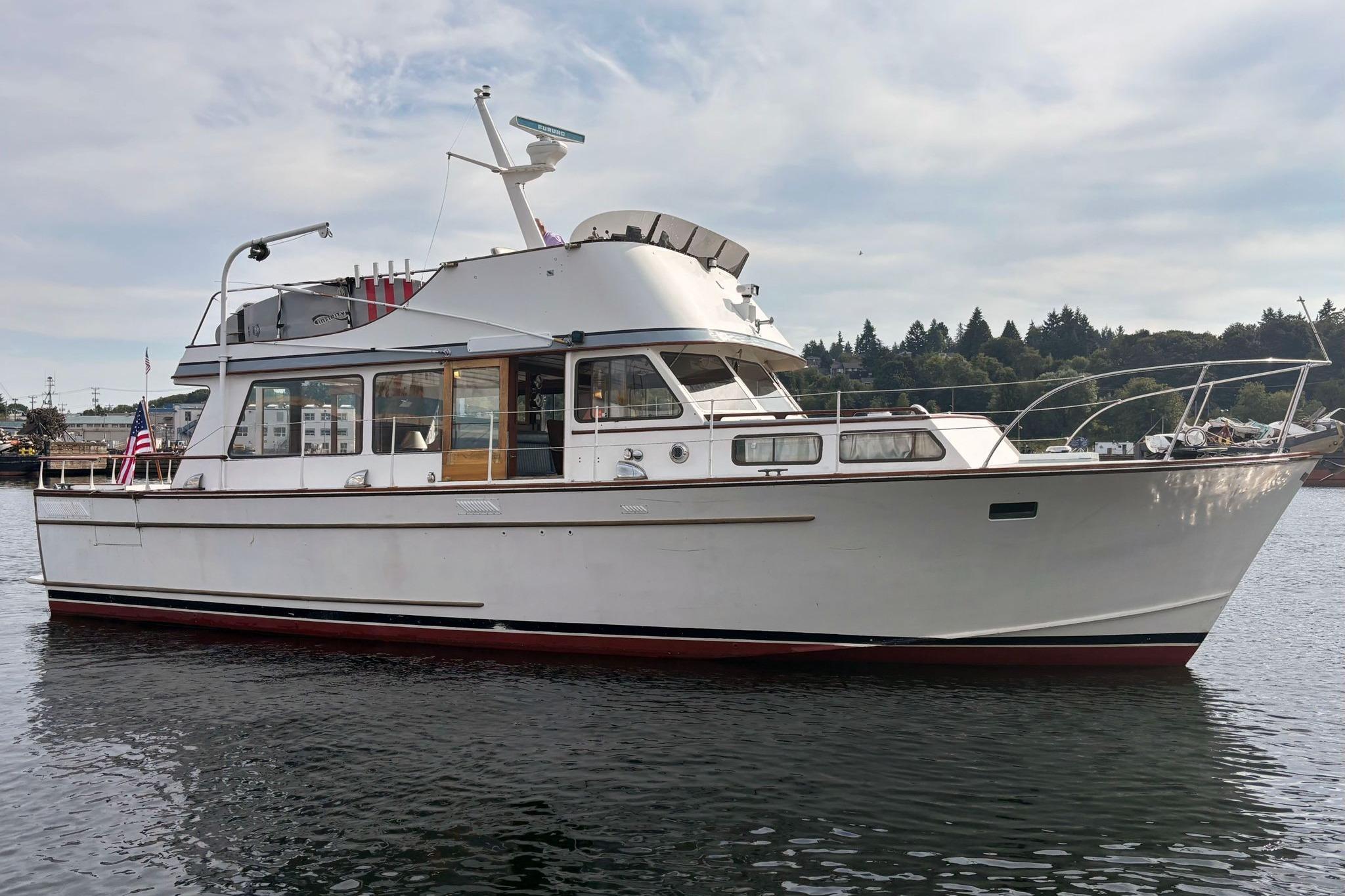 1971 Monk 43 Flybridge Sedan