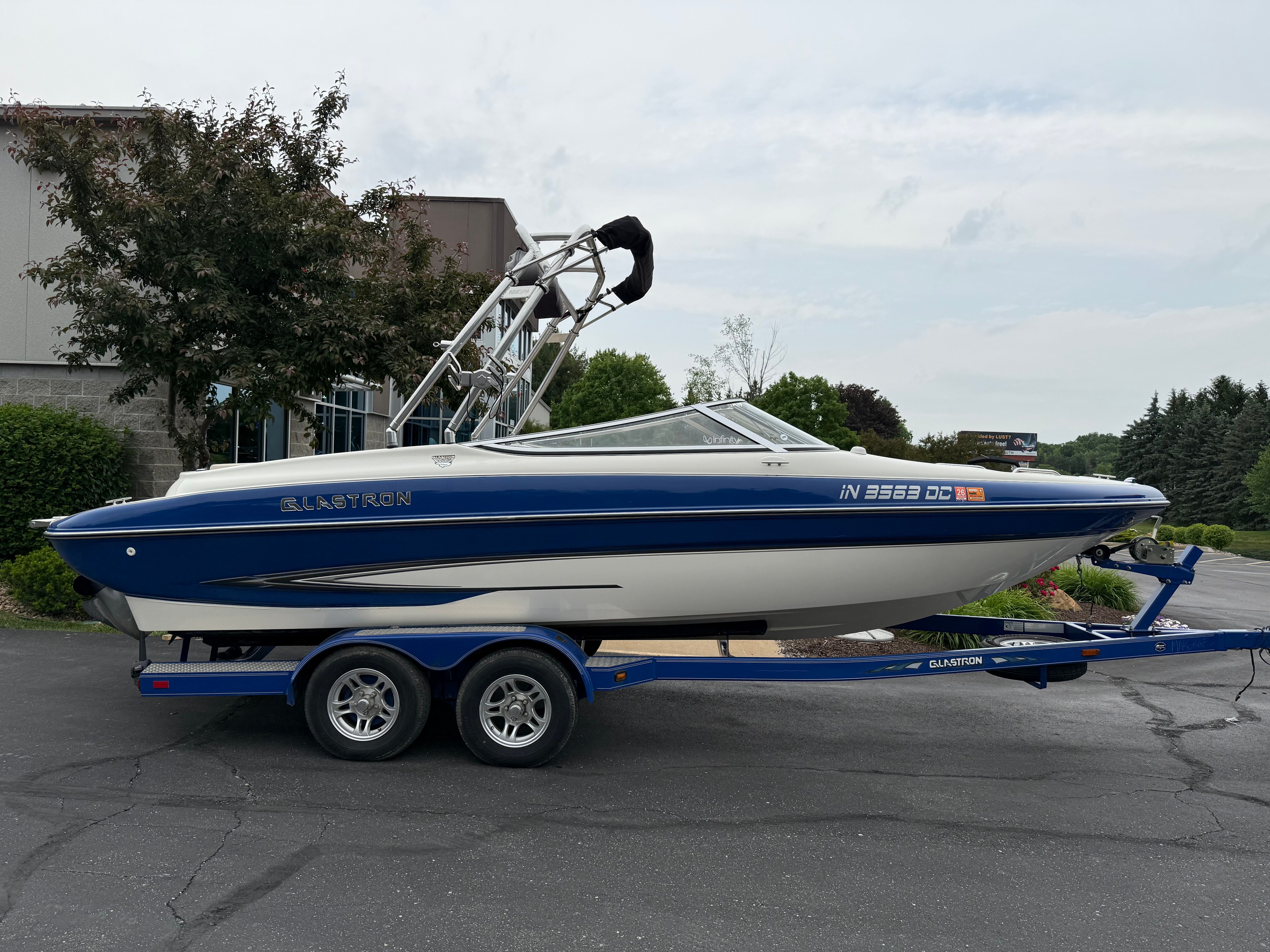 2006 Glastron GX235