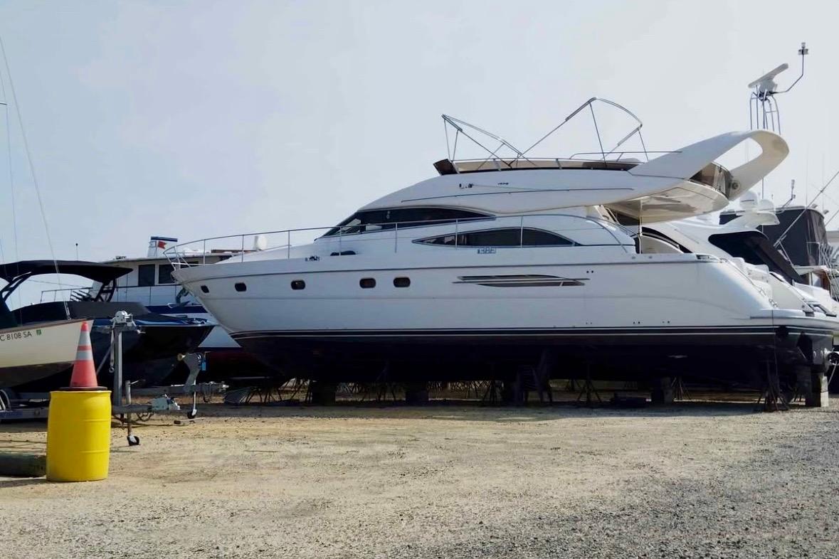 2004 Viking Princess 61 fly Bridge