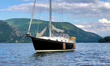 1989 Island Packet 35