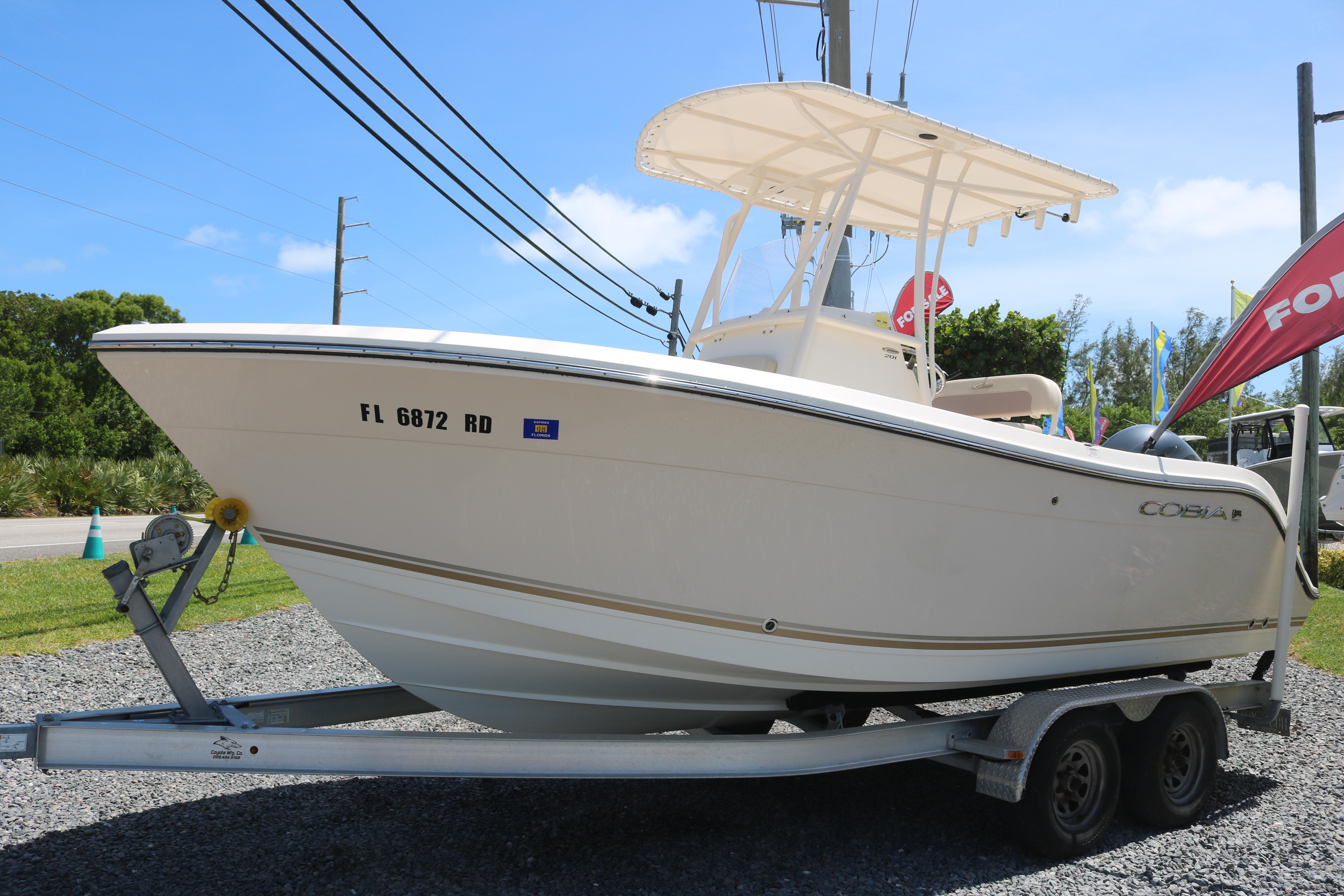 2016 Cobia 201cc
