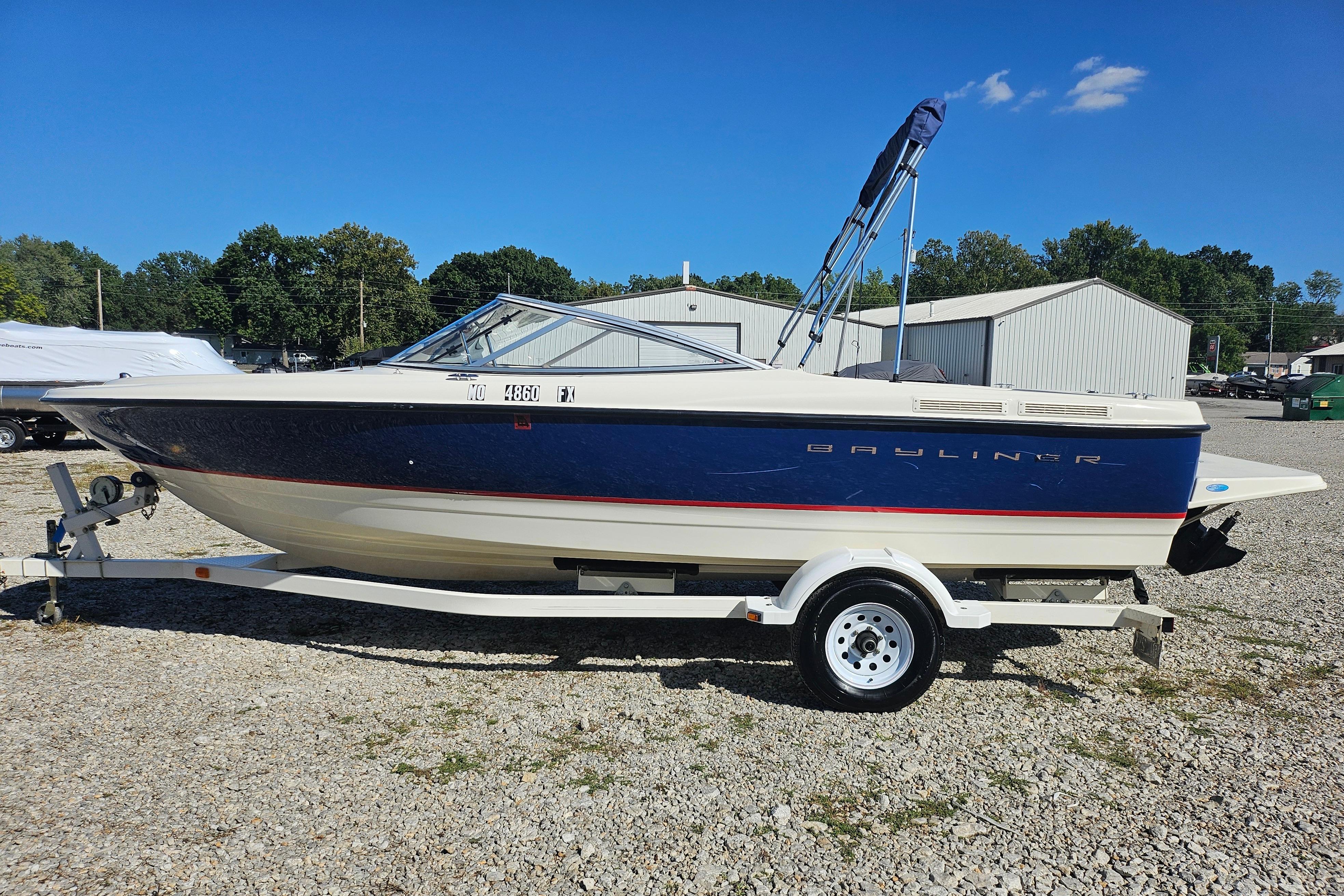 2004 Bayliner 215 Bowrider
