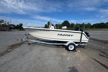 2007 Trophy 1703 Center Console