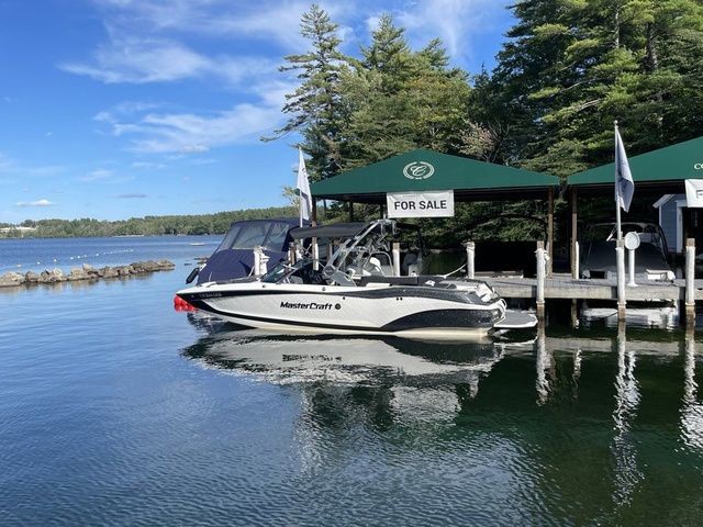 2019 MasterCraft X24