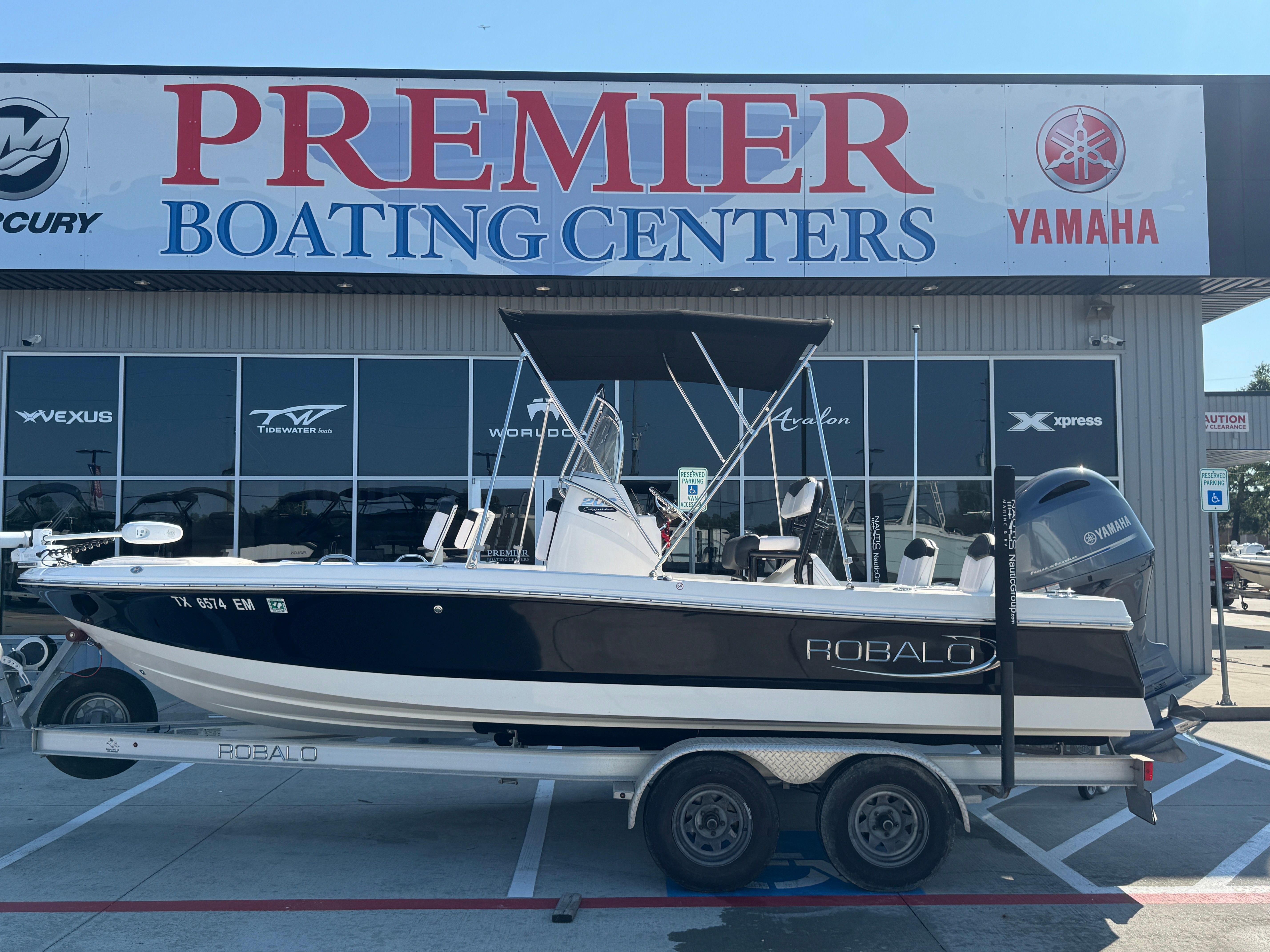 2019 Robalo 206 Cayman