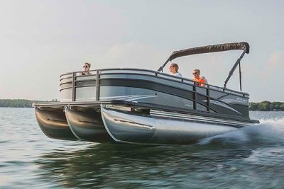 Crestliner 240 Rally DX CW Boat
