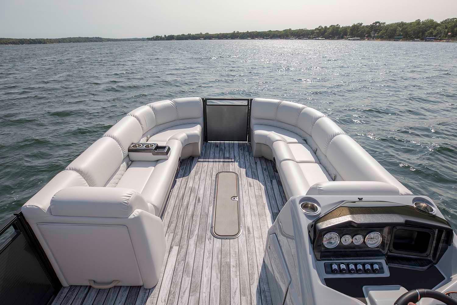Crestliner Boat image