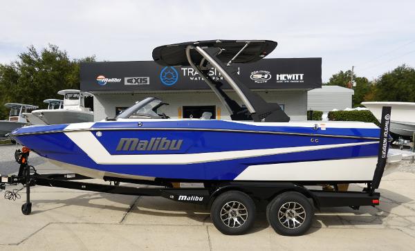 2024 Malibu 21 LX-R