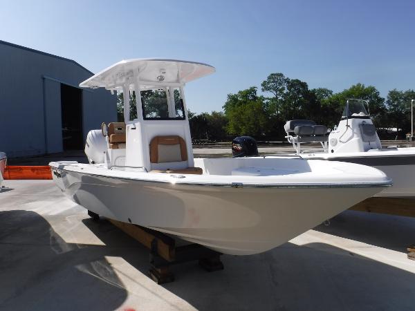 2025 NauticStar 274 Bay