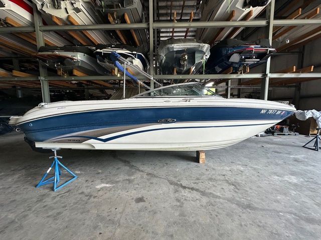 2003 Sea Ray 220 Bow Rider