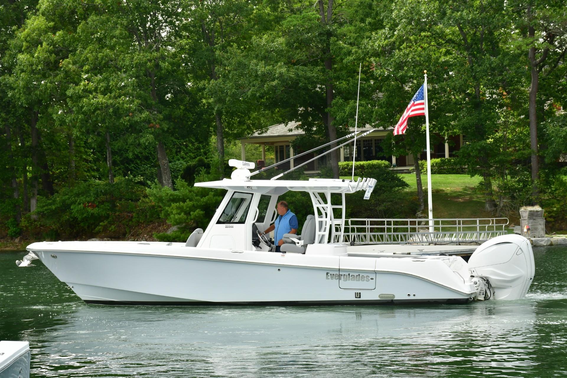 2022 Everglades 335 Center Console
