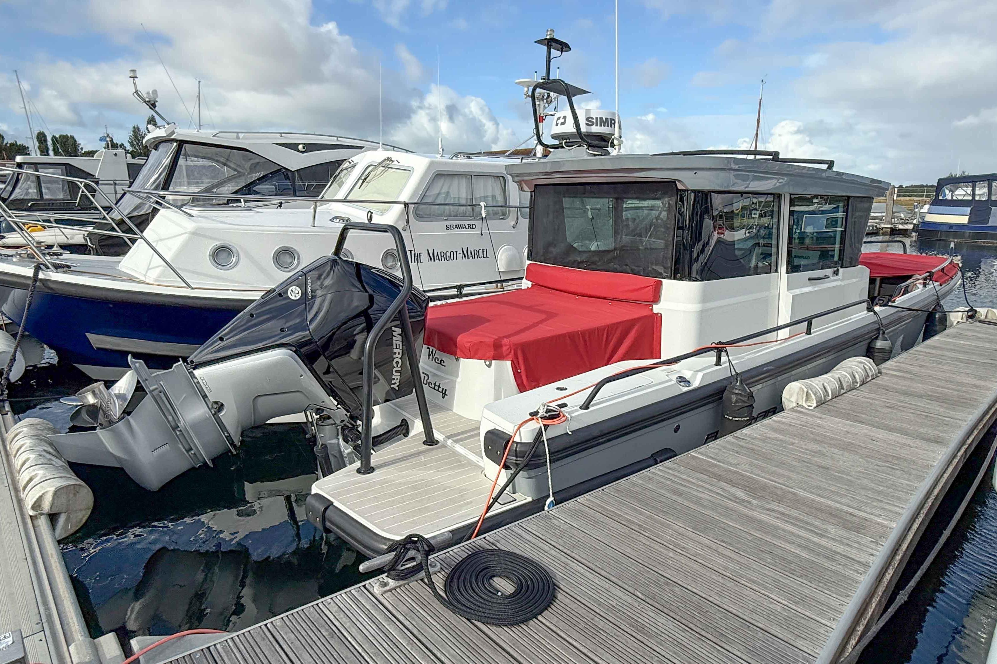 2021 Axopar 28 CABIN
