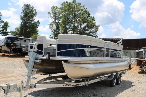 SunChaser Vista 22 LR 2024 SunChaser Vista 22 LR pontoon boat on EZ Loader trailer.
