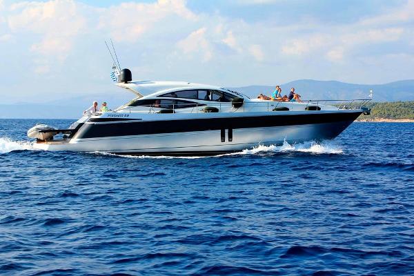 2005 Pershing 62'