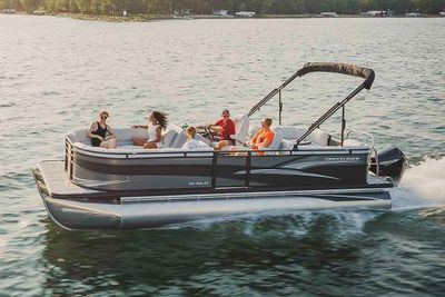 Crestliner 240 Rally DX CWDH Boat