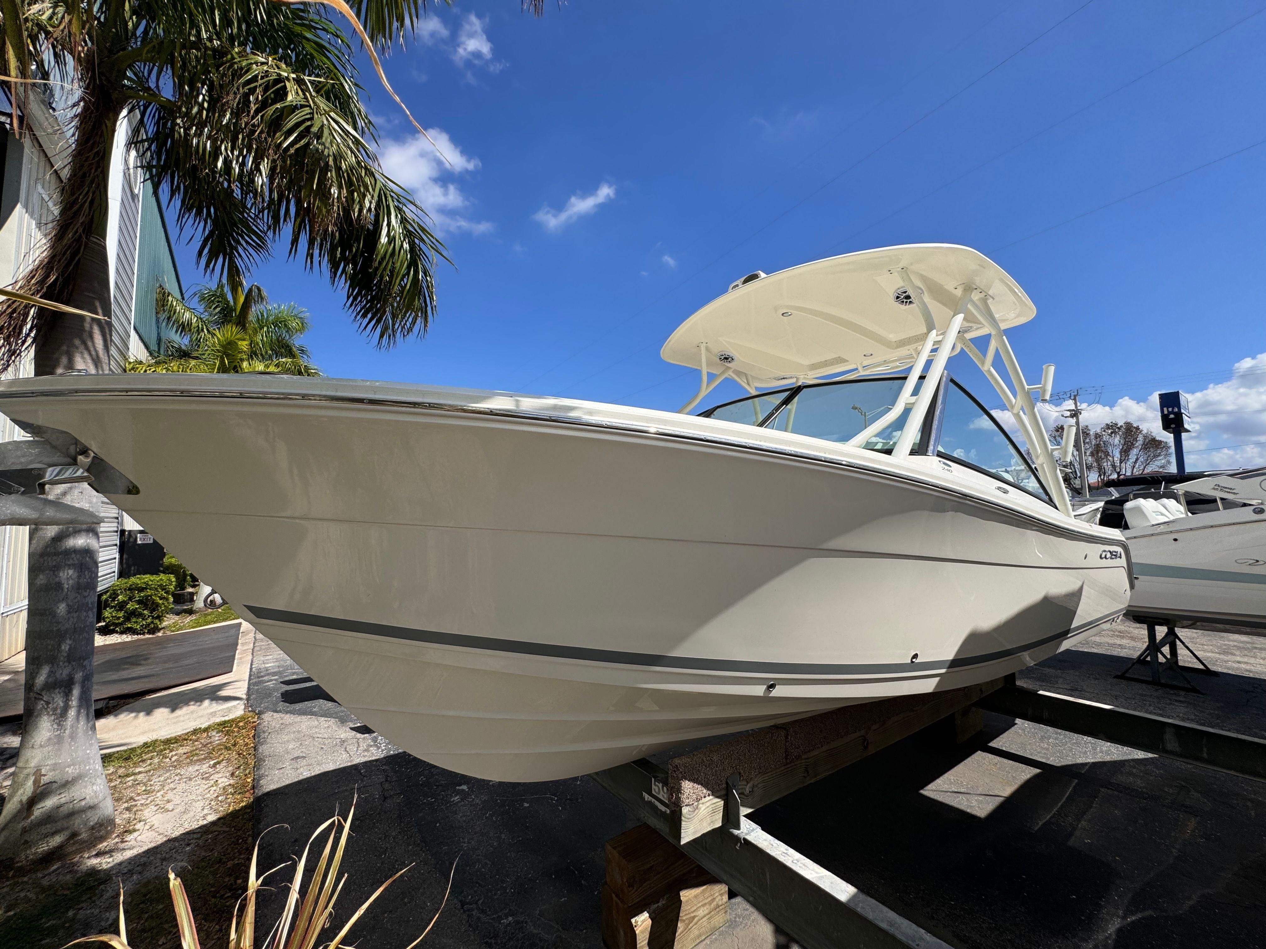 Cobia 240 DC 2025 COBIA 240 DC - Image 1