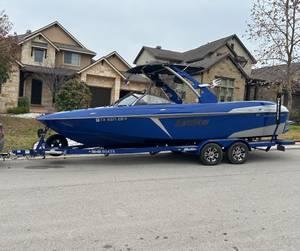 2017 Malibu Wakesetter 25 LSV