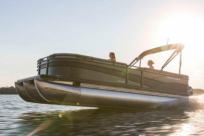 Crestliner 240 Rally DX FS Boat