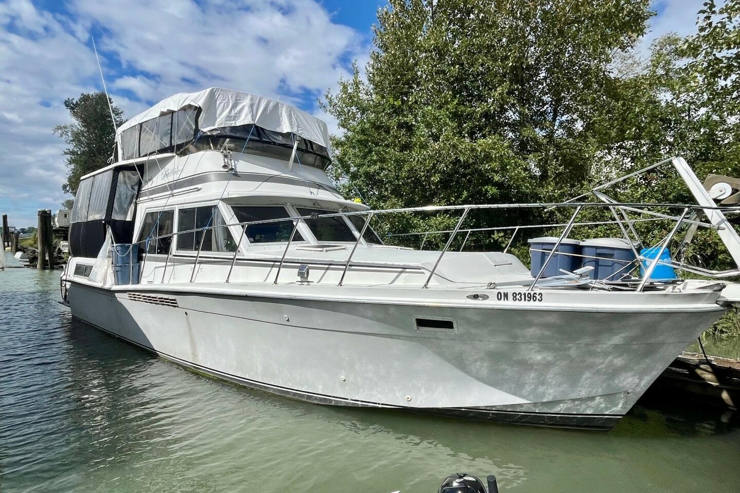1983 Uniflite Double Cabin