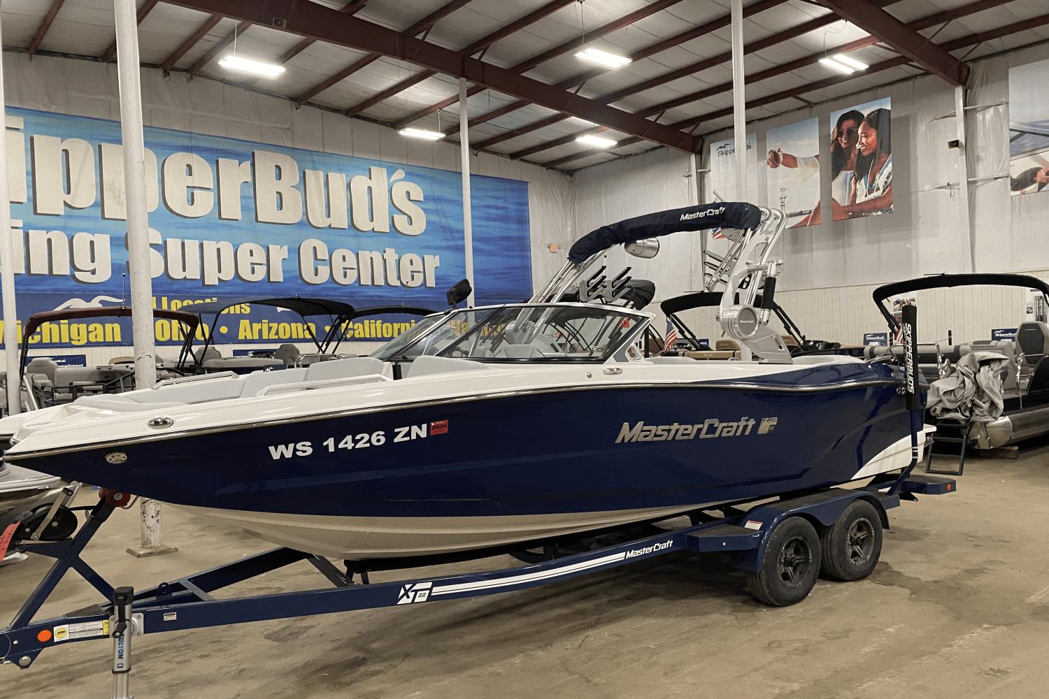2021 MasterCraft XT22