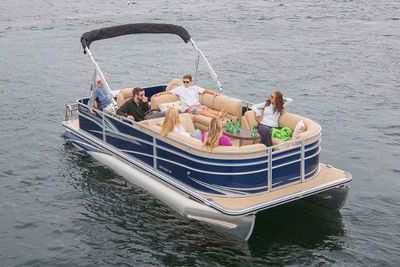 Crestliner 240 Rally DX FC Boat