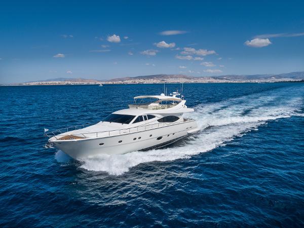 Ferretti Yachts 760