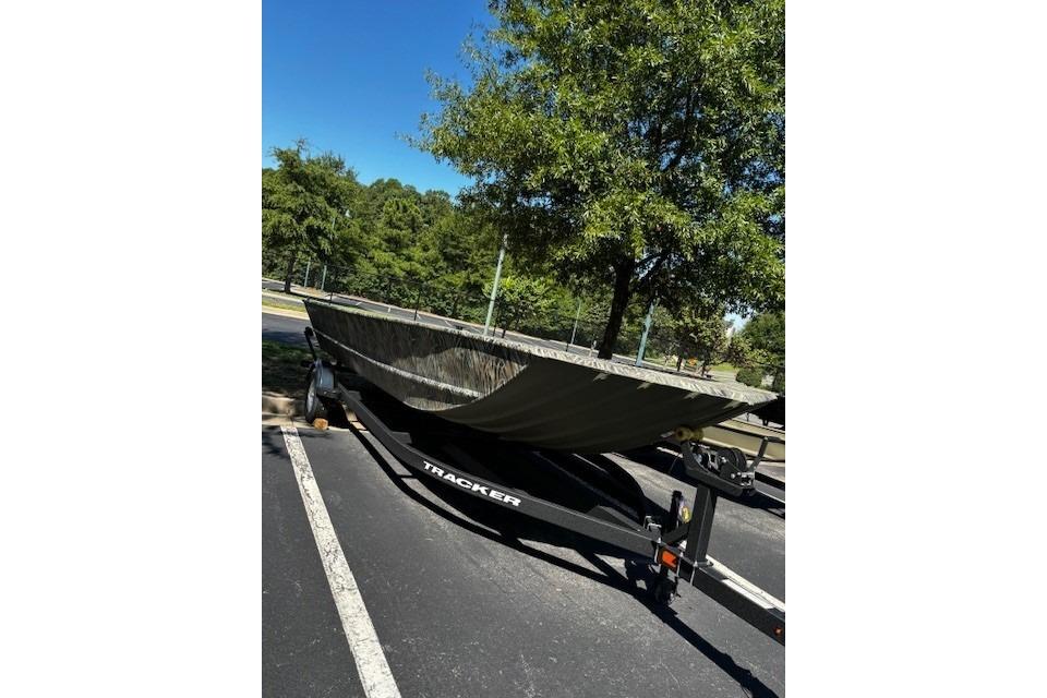 2026 Tracker Grizzly 2072 Utility
