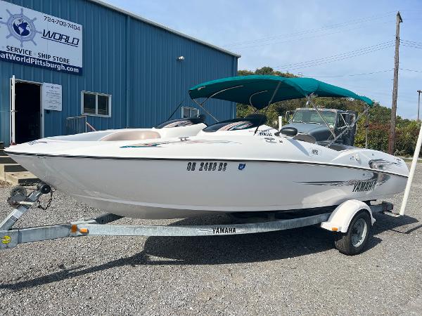 2000 Yamaha Boats LS 2000