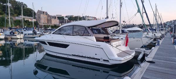 2010 Jeanneau Leader 9