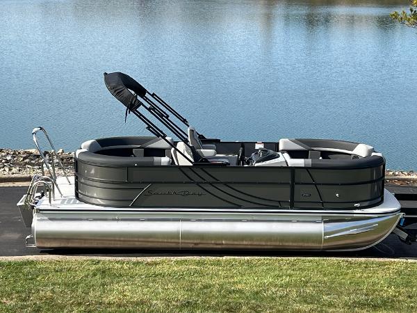 2025 South Bay 220RS