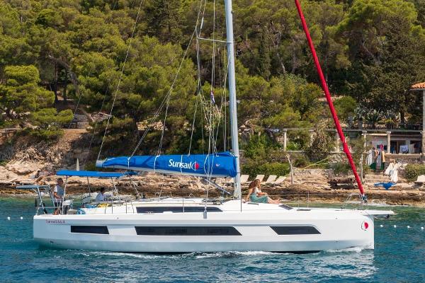 2025 Sunsail 44.4