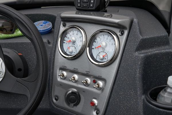 Tracker Pro Guide V-16 SC