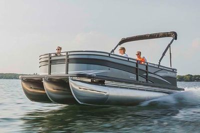 Crestliner 220 Rally DX CW Boat