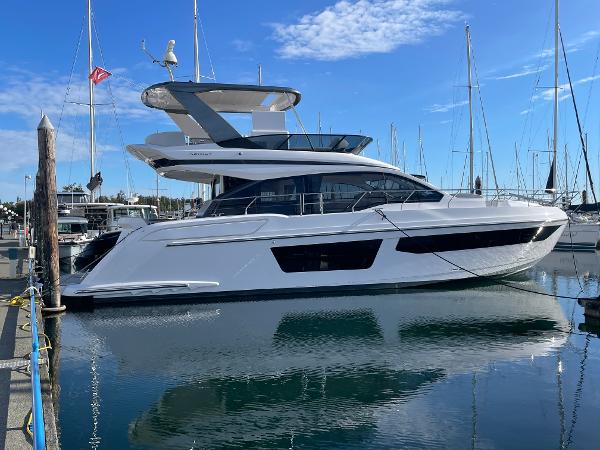 2025 Azimut Fly 53