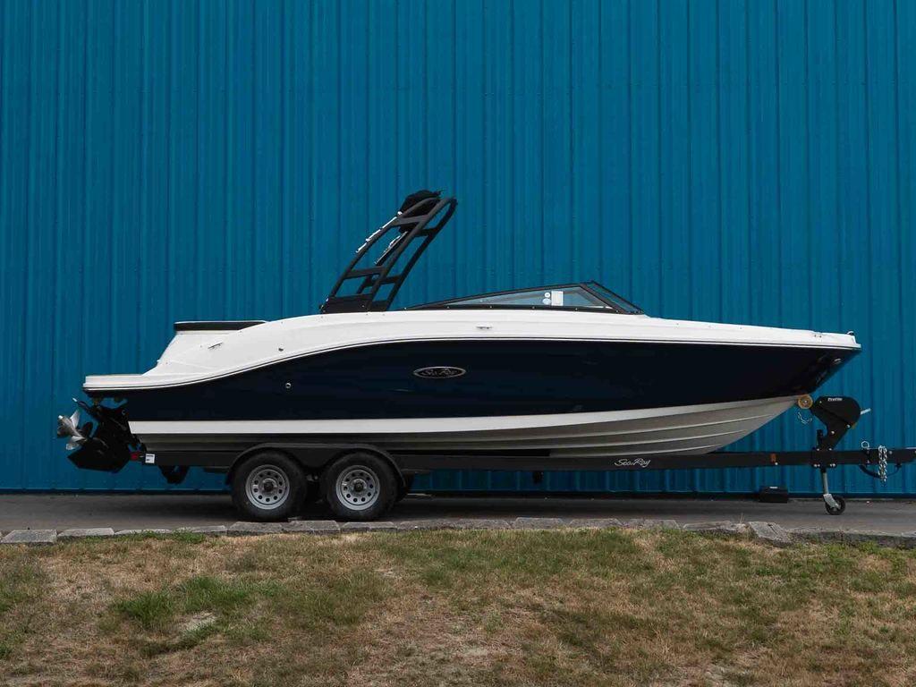 Sea Ray SPX 230