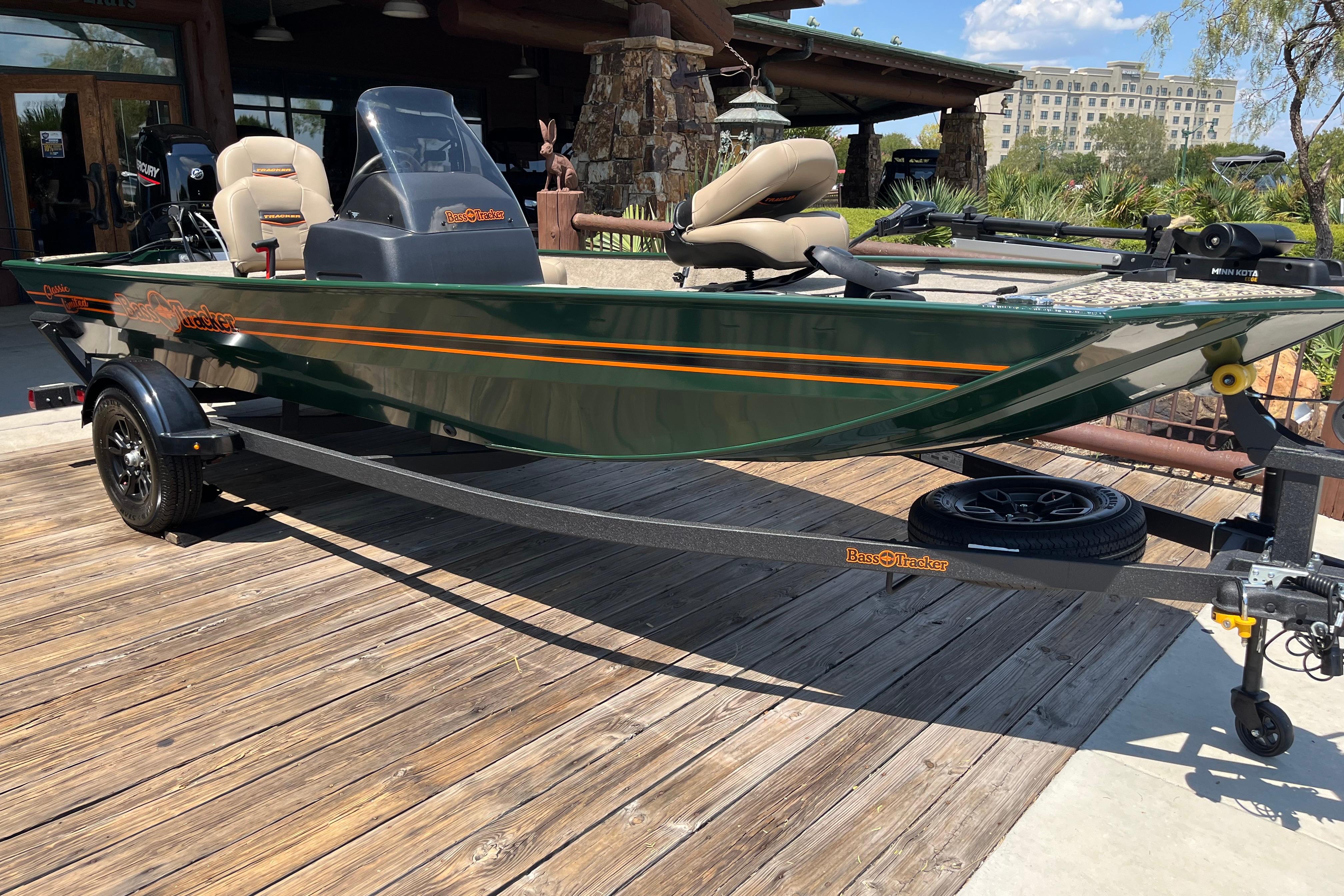 2026 Tracker Bass Tracker Classic Limited